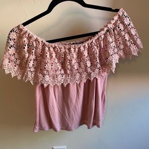 Iris off the shoulder top size M pink